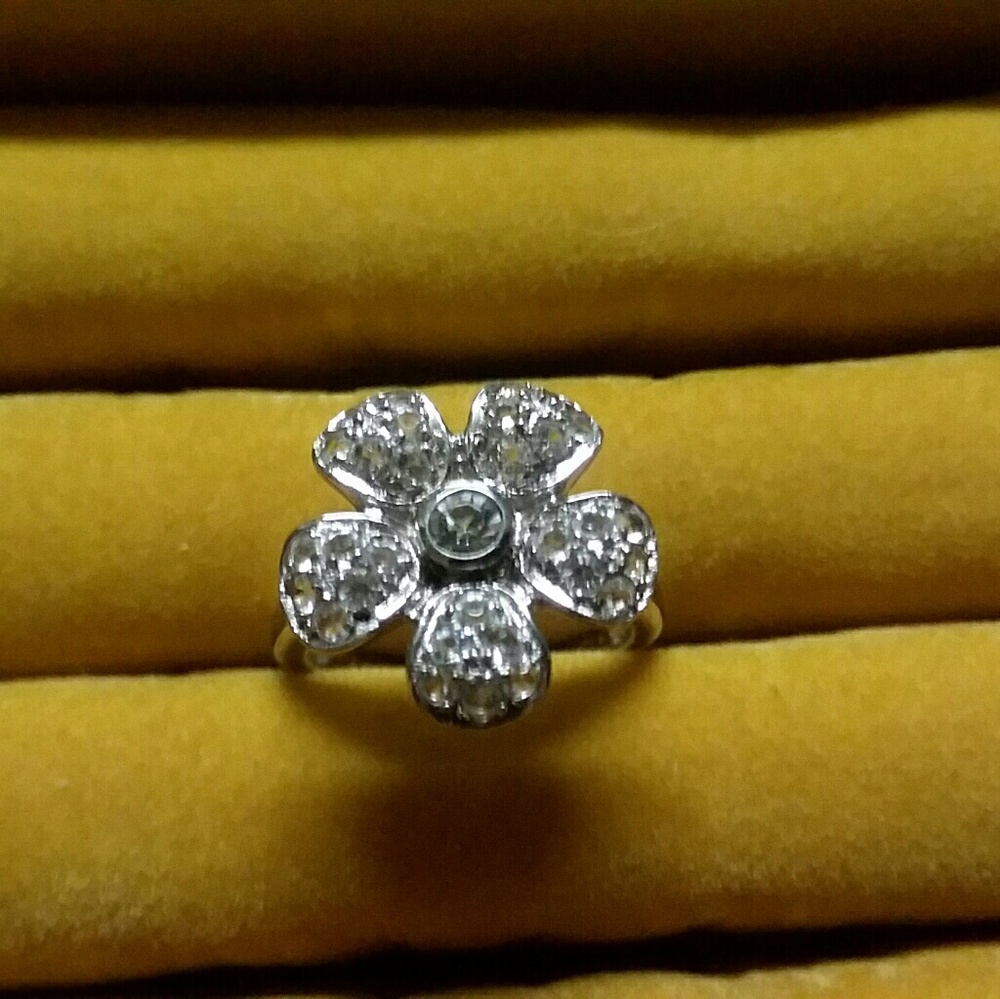 Sterling silver flower crystal ring